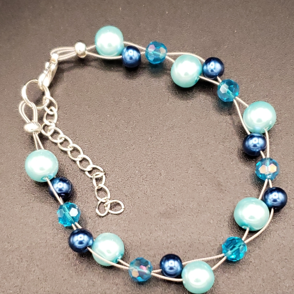 Handcrafted Bracelet with Beads and Pearls